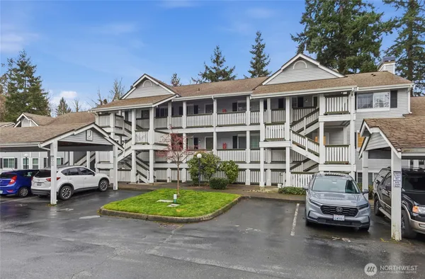 $387,500 | 23321 Cedar Way, Unit J204, Mountlake Terrace, WA 98043