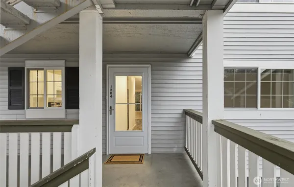 $387,500 | 23321 Cedar Way, Unit J204, Mountlake Terrace, WA 98043