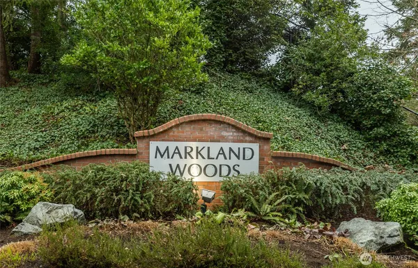 $387,500 | 23321 Cedar Way, Unit J204, Mountlake Terrace, WA 98043