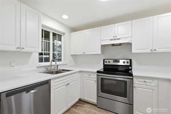 $387,500 | 23321 Cedar Way, Unit J204, Mountlake Terrace, WA 98043