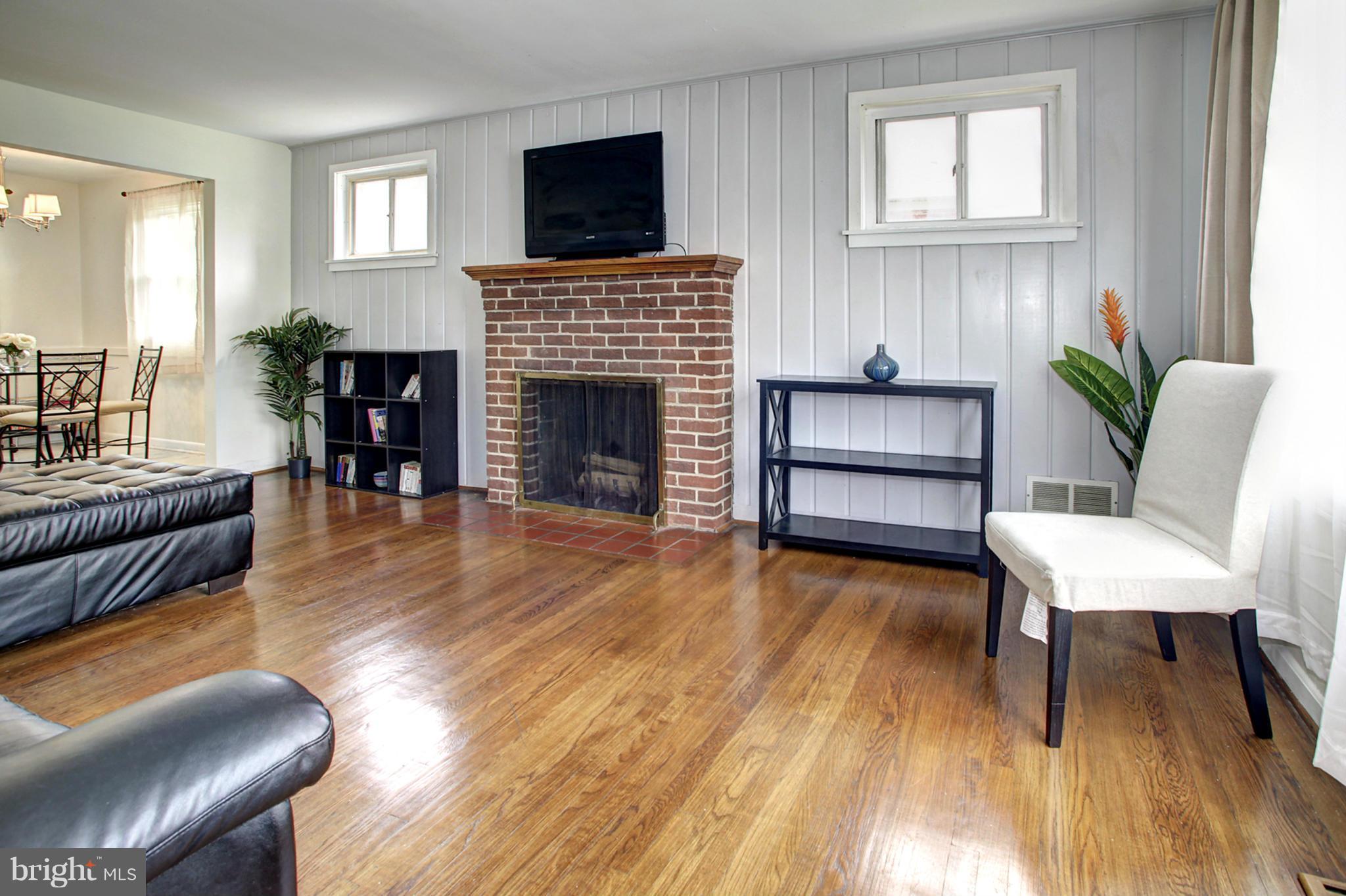 12402 Connecticut Avenue Silver Spring, MD 20906 - Photo 3 of 16 Living Room