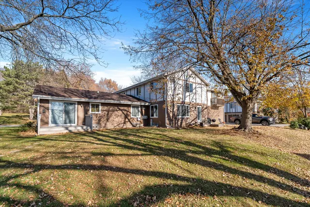 $2,500 | N20-w5343 Pierce Court, Cedarburg, WI 53012