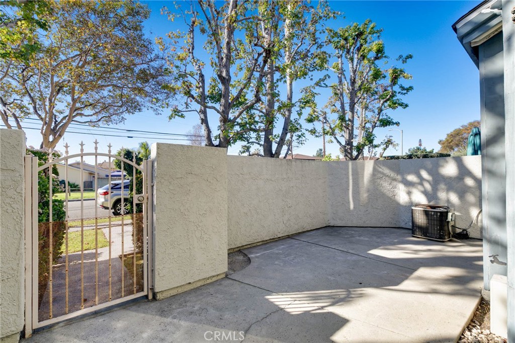 9013 Buckles Street Downey, CA 90241 - Photo 30 of 32 a view of a outdoor space