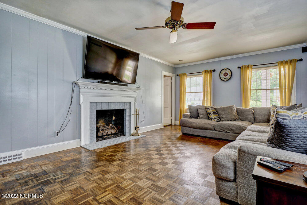 1400 Greenbriar Road Kinston, NC 28501 - Photo 12 of 41 p8411267_68_69_70_71_72_73