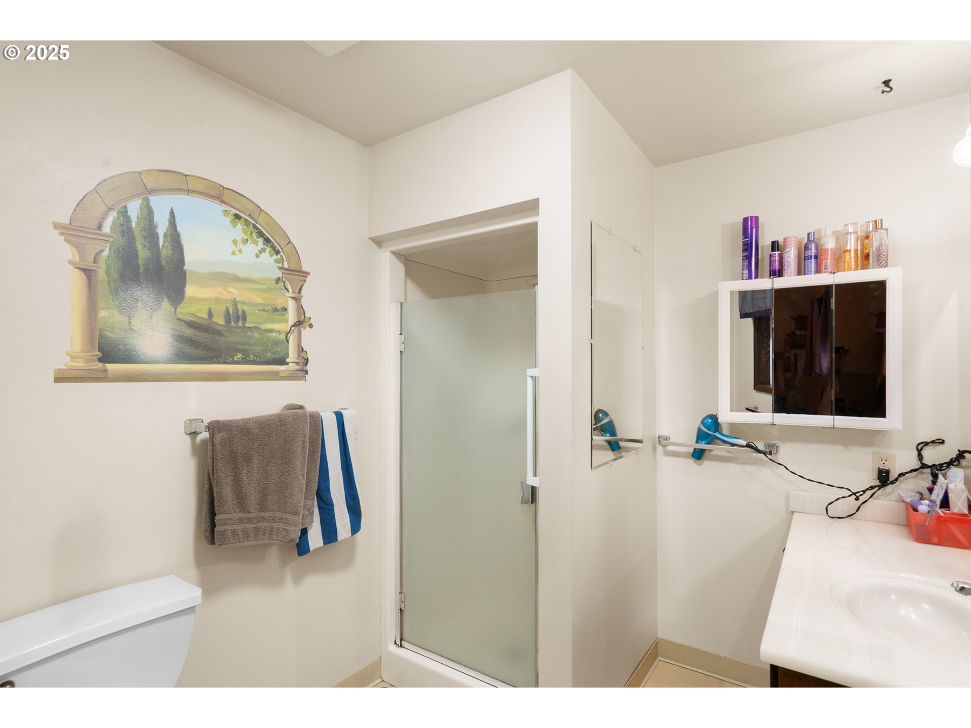 319 Monitor Road Silverton, OR 97381 - Photo 26 of 32 a view of living room with furniture and large window