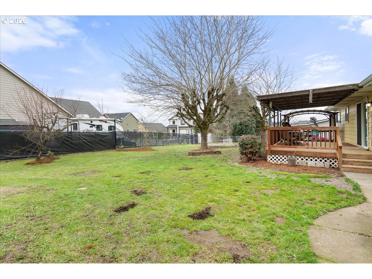 319 Monitor Road Silverton, OR 97381 - Photo 32 of 32 a front view of a house with garden