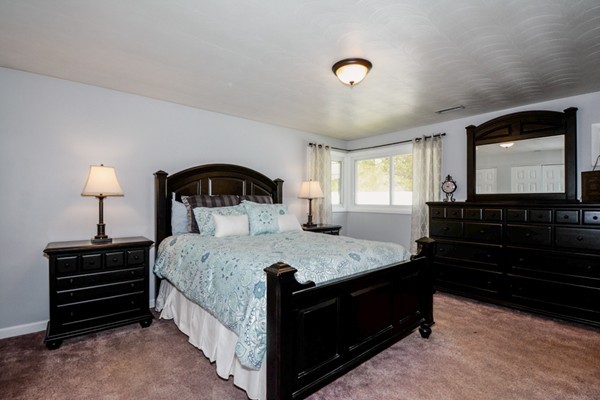 45 Barry Road Worcester, MA 01609 - Photo 12 of 28 Gallery Image 12