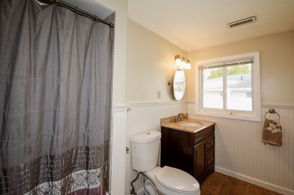 45 Barry Road Worcester, MA 01609 - Photo 21 of 28 Gallery Image 21