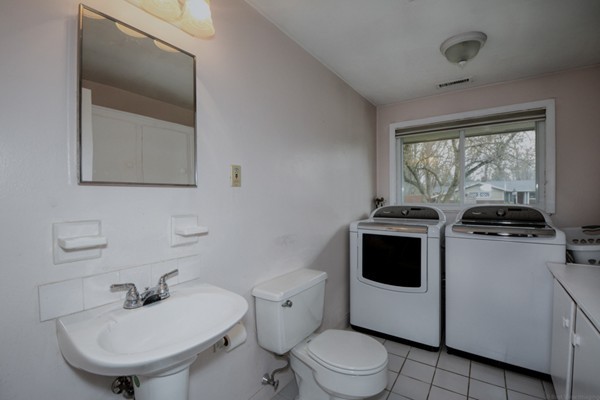 45 Barry Road Worcester, MA 01609 - Photo 23 of 28 Gallery Image 23
