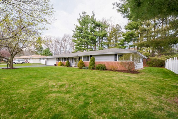 45 Barry Road Worcester, MA 01609 - Photo 3 of 28 Gallery Image 3