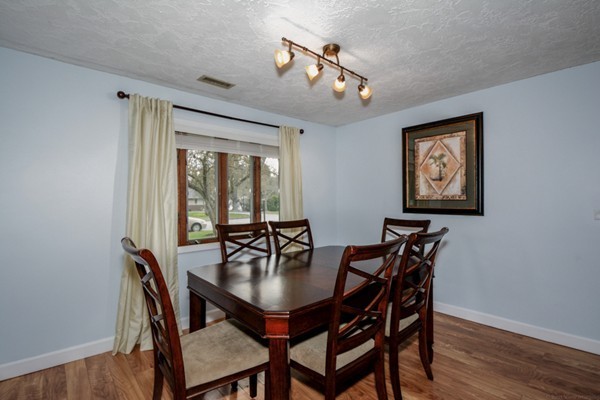 45 Barry Road Worcester, MA 01609 - Photo 8 of 28 Gallery Image 8