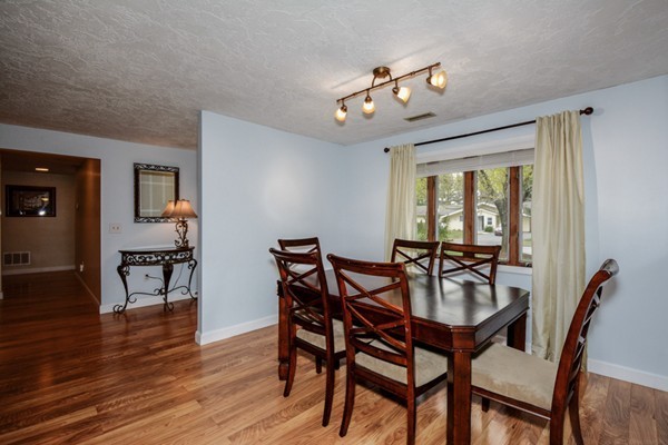 45 Barry Road Worcester, MA 01609 - Photo 9 of 28 Gallery Image 9