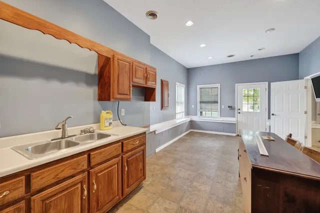 $749,800 | 3384 Kinneys Road, Cedar Hill, TN 37032