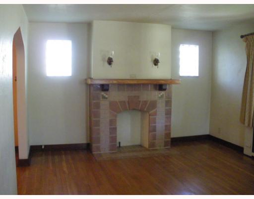 601 Soose Road Pittsburgh, PA 15209 - Photo 2 of 14 Living Room.
