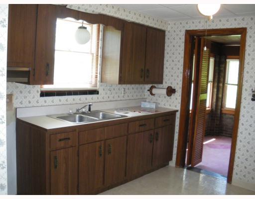 601 Soose Road Pittsburgh, PA 15209 - Photo 5 of 14 Kitchen.