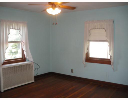 601 Soose Road Pittsburgh, PA 15209 - Photo 8 of 14 Master Bedroom.