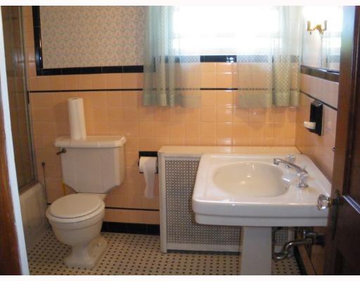 601 Soose Road Pittsburgh, PA 15209 - Photo 10 of 14 Master Bath/Spa.