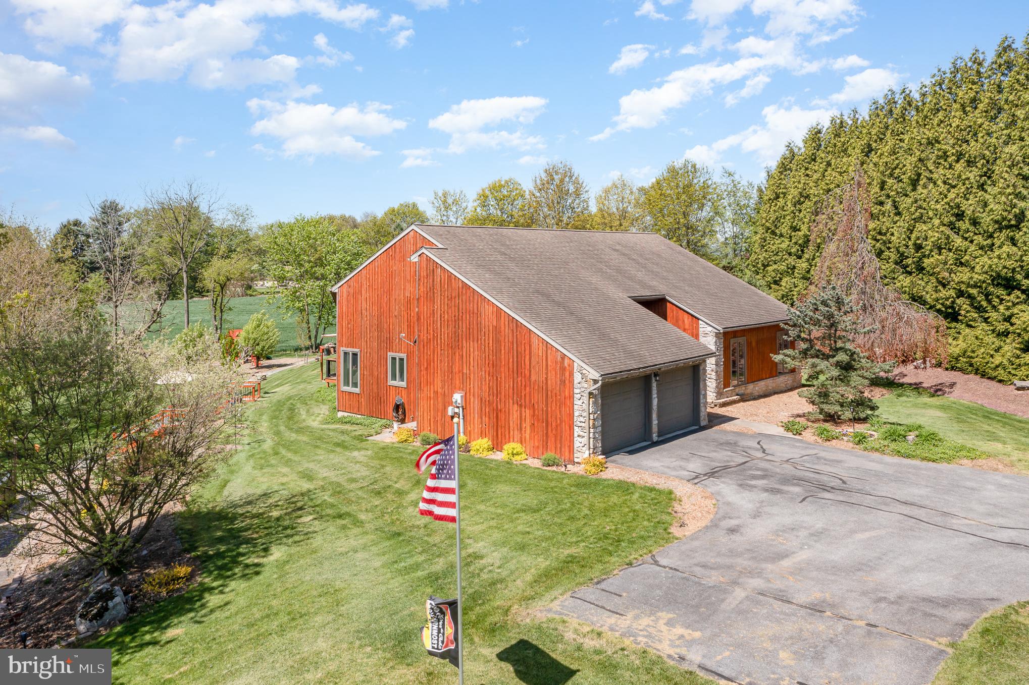 214 Crestview Drive Lititz, PA 17543 - Photo 3 of 41