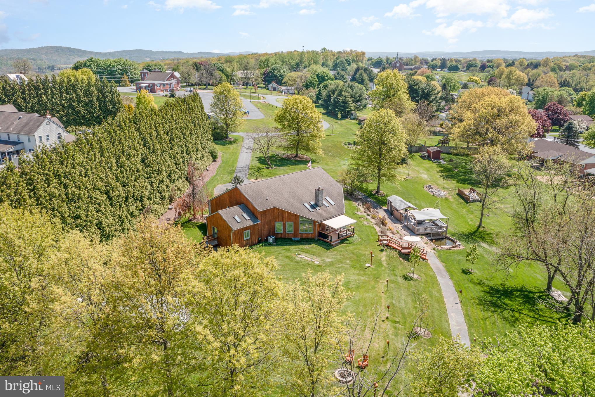 214 Crestview Drive Lititz, PA 17543 - Photo 4 of 41