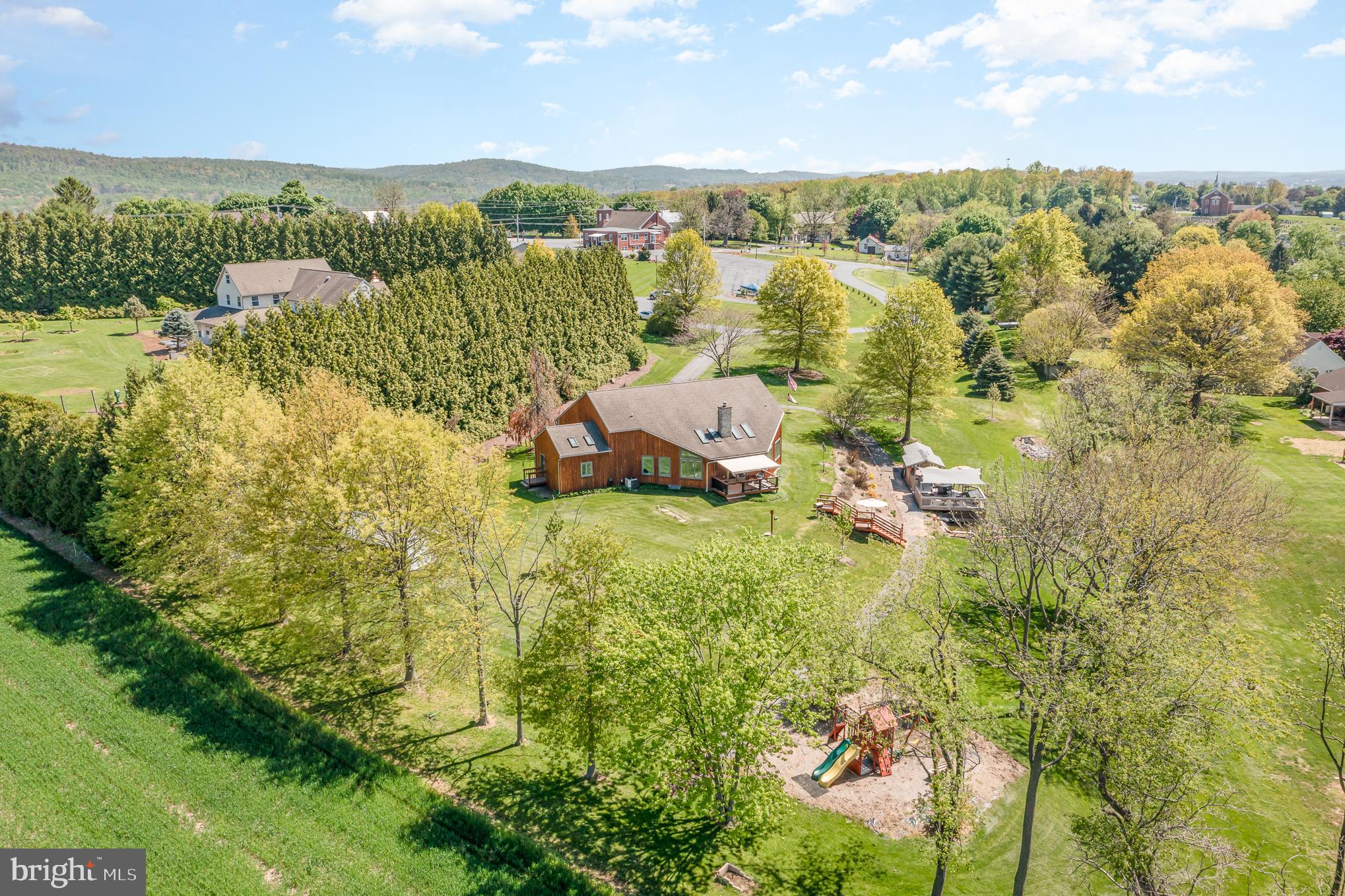 214 Crestview Drive Lititz, PA 17543 - Photo 5 of 41