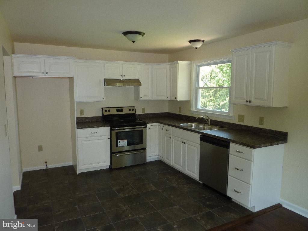 3931 Locust Grove Road Columbia, PA 17512 - Photo 3 of 9