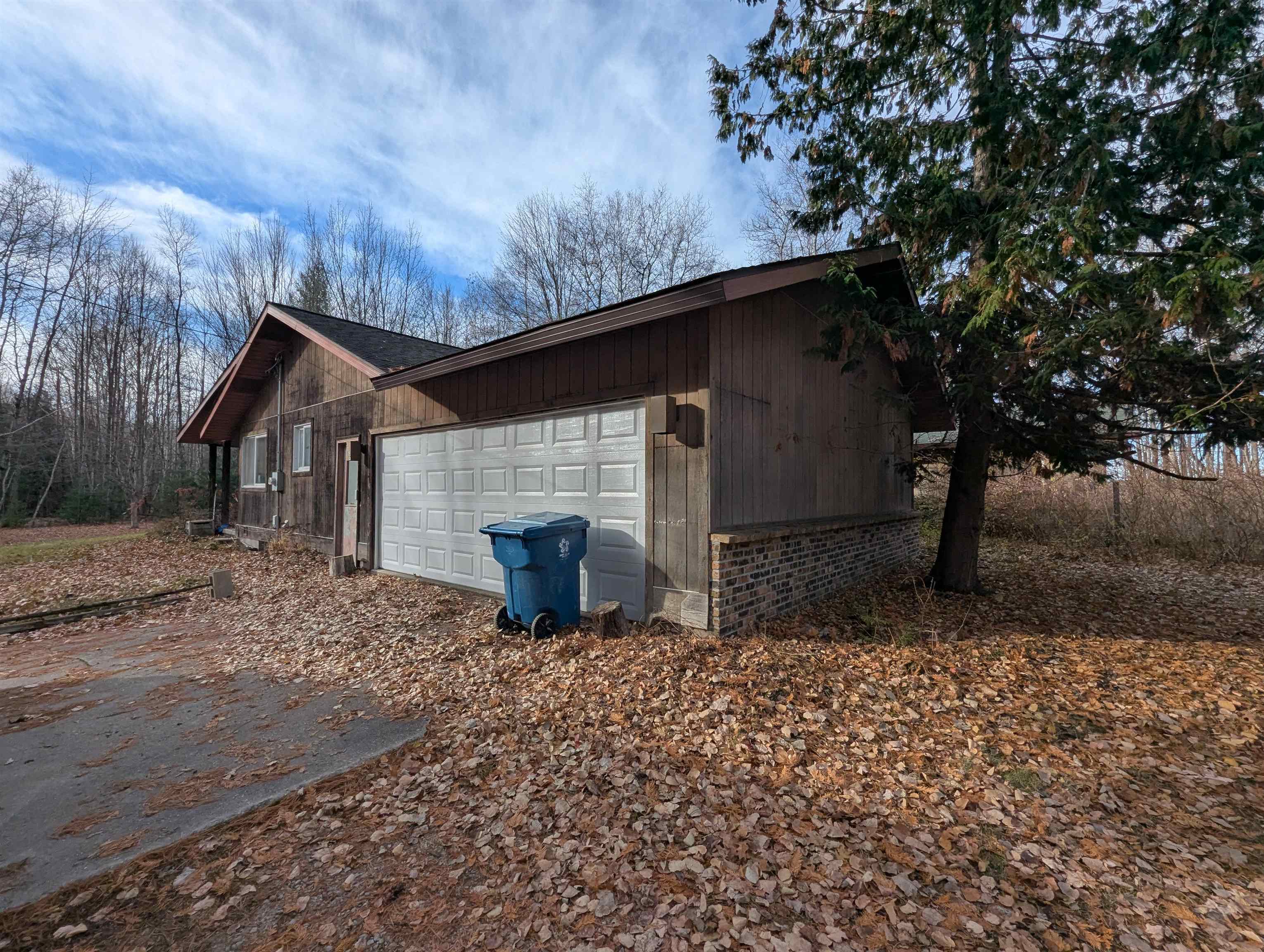 3895 Ellison Road Standish, MI 48658 - Photo 5 of 17 1940866-d75c1155-287d-4e26-998c-d5a7a1f85889.JPG