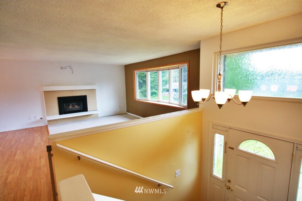 14418 158th Place Southeast Renton, WA 98059 - Photo 3 of 15 Gallery Image 3