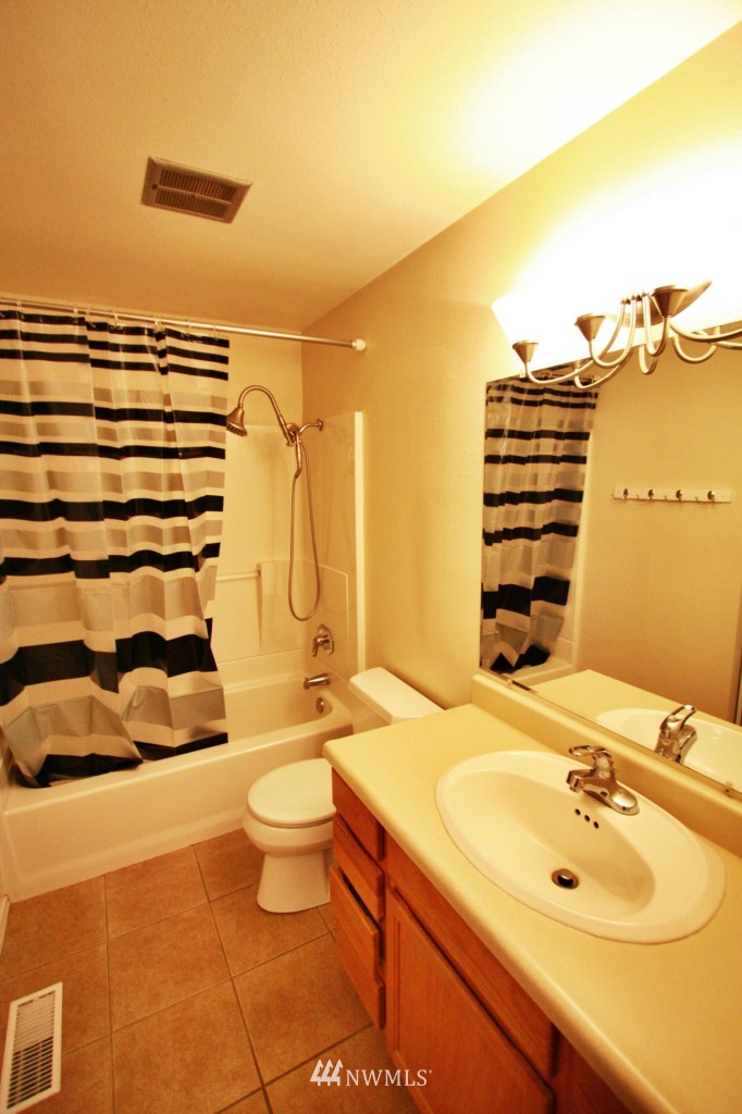14418 158th Place Southeast Renton, WA 98059 - Photo 6 of 15 Gallery Image 6
