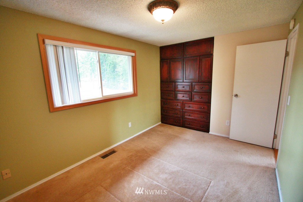 14418 158th Place Southeast Renton, WA 98059 - Photo 7 of 15 Gallery Image 7