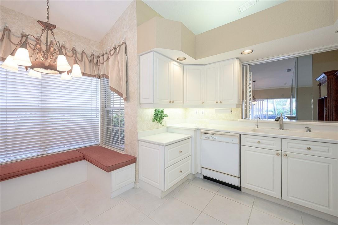 248 East Napa Ridge, Unit 18 Naples, FL 34119 - Photo 14 of 27 Photo 14