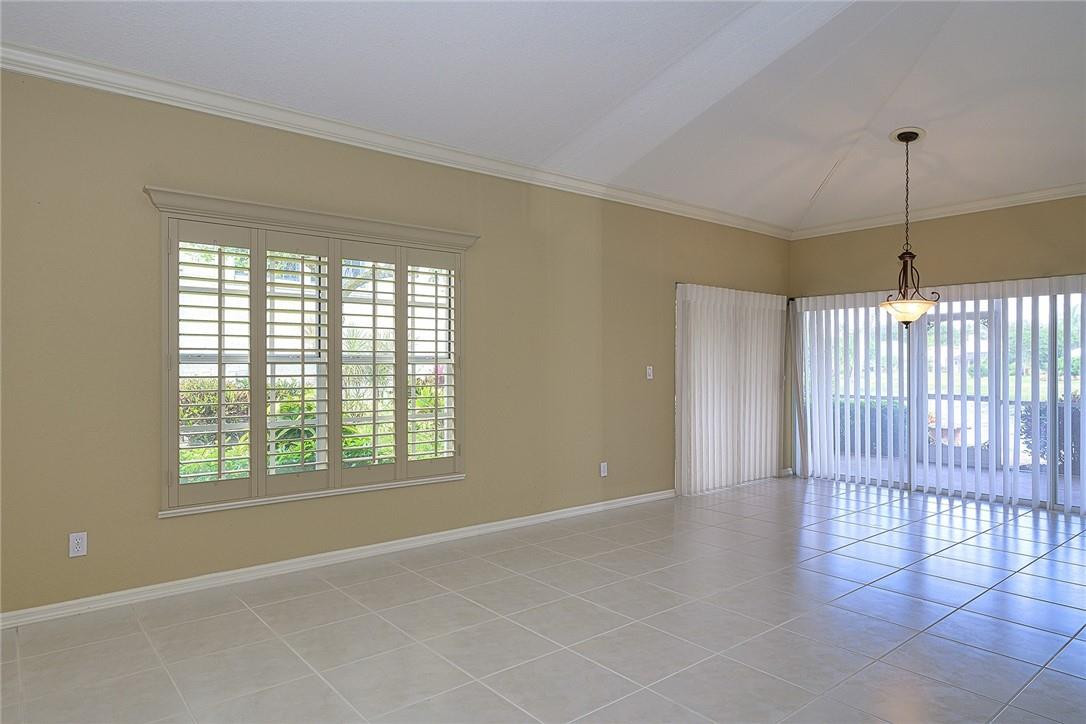 248 East Napa Ridge, Unit 18 Naples, FL 34119 - Photo 9 of 27 Photo 9