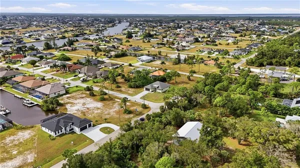 $2,200 | 2338 Northwest 33rd Place, Cape Coral, FL 33993