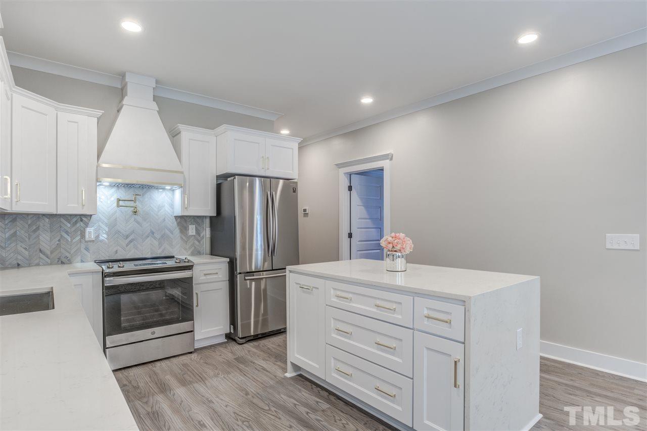 2900 Woods Place Raleigh, NC 27607 - Photo 6 of 30