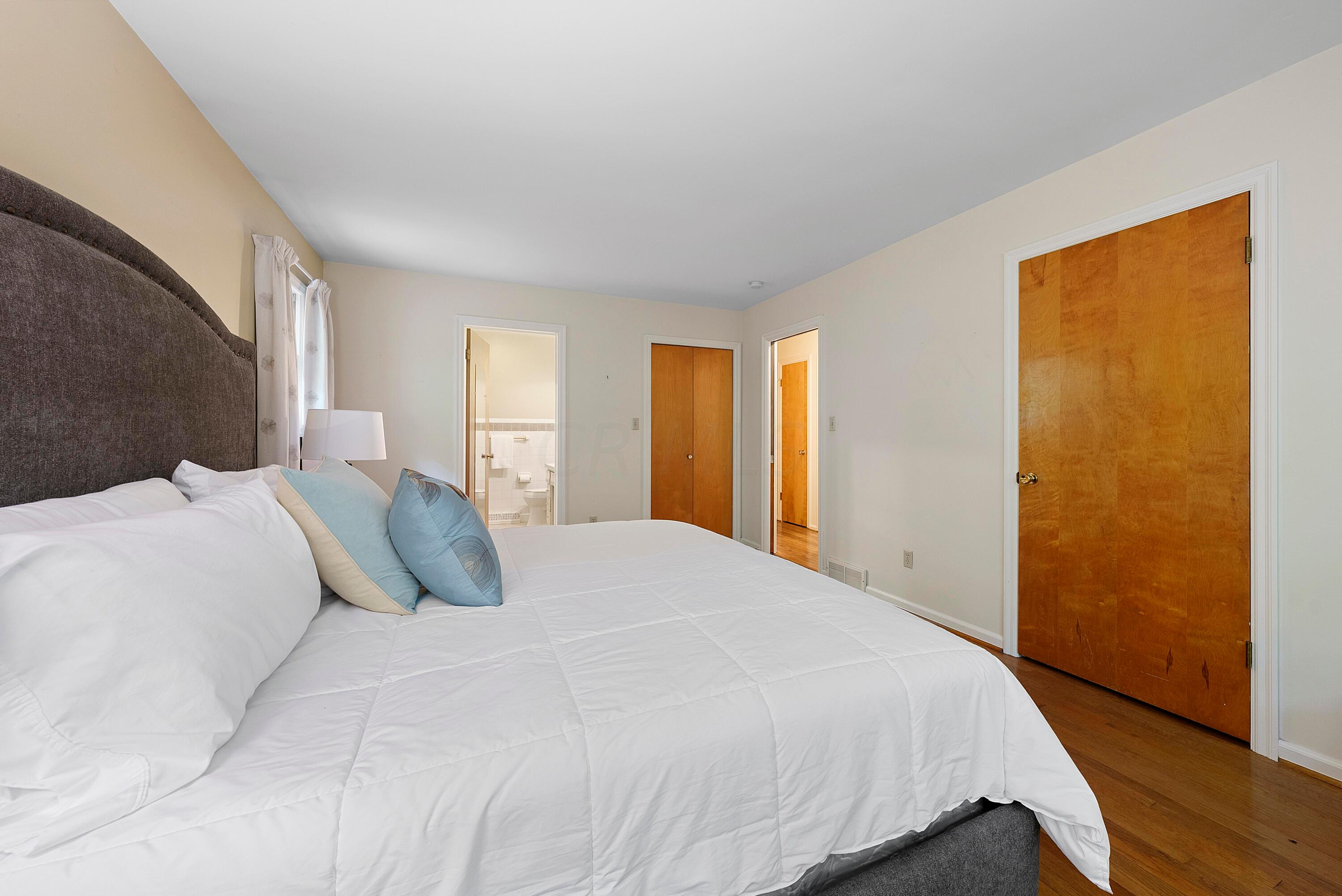 300 Walhalla Road Columbus, OH 43202 - Photo 25 of 50 Master Bedroom