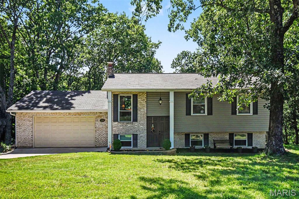 2371 Crestview Drive High Ridge, MO 63049 - Photo 2 of 29