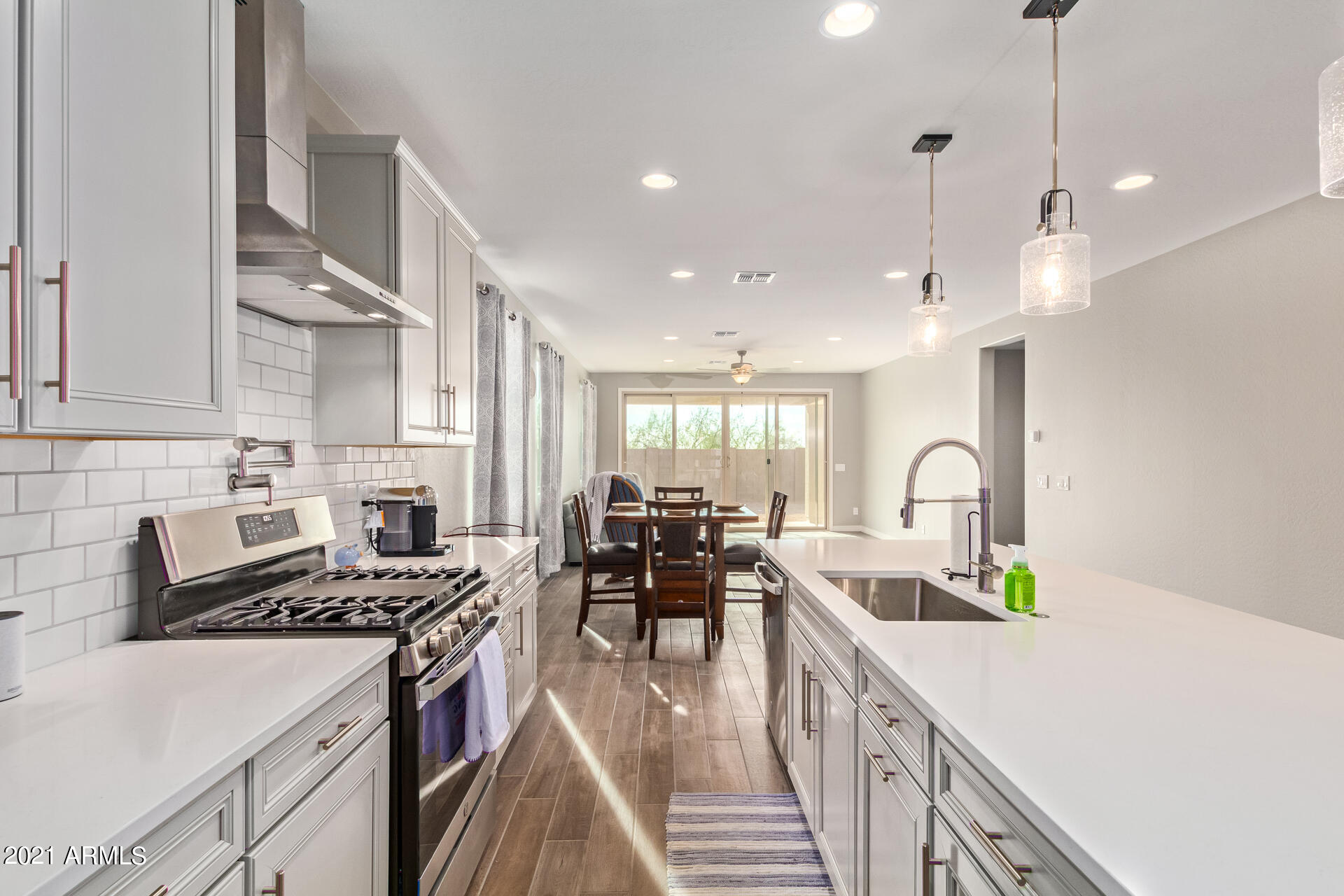 17859 West Bajada Road Surprise, AZ 85387 - Photo 14 of 34 Quartz countertop
