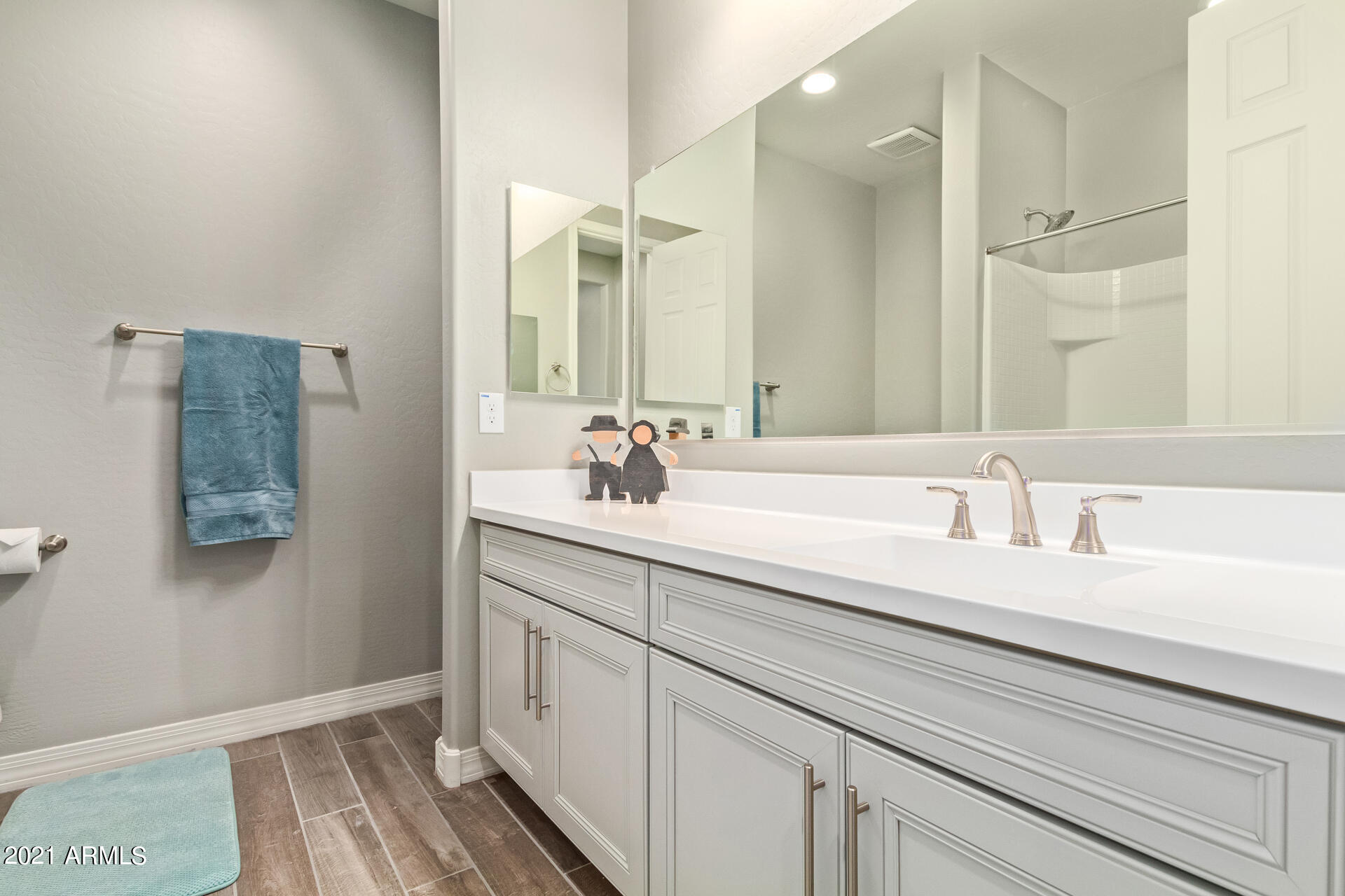 17859 West Bajada Road Surprise, AZ 85387 - Photo 20 of 34 Large Guest Bathroom