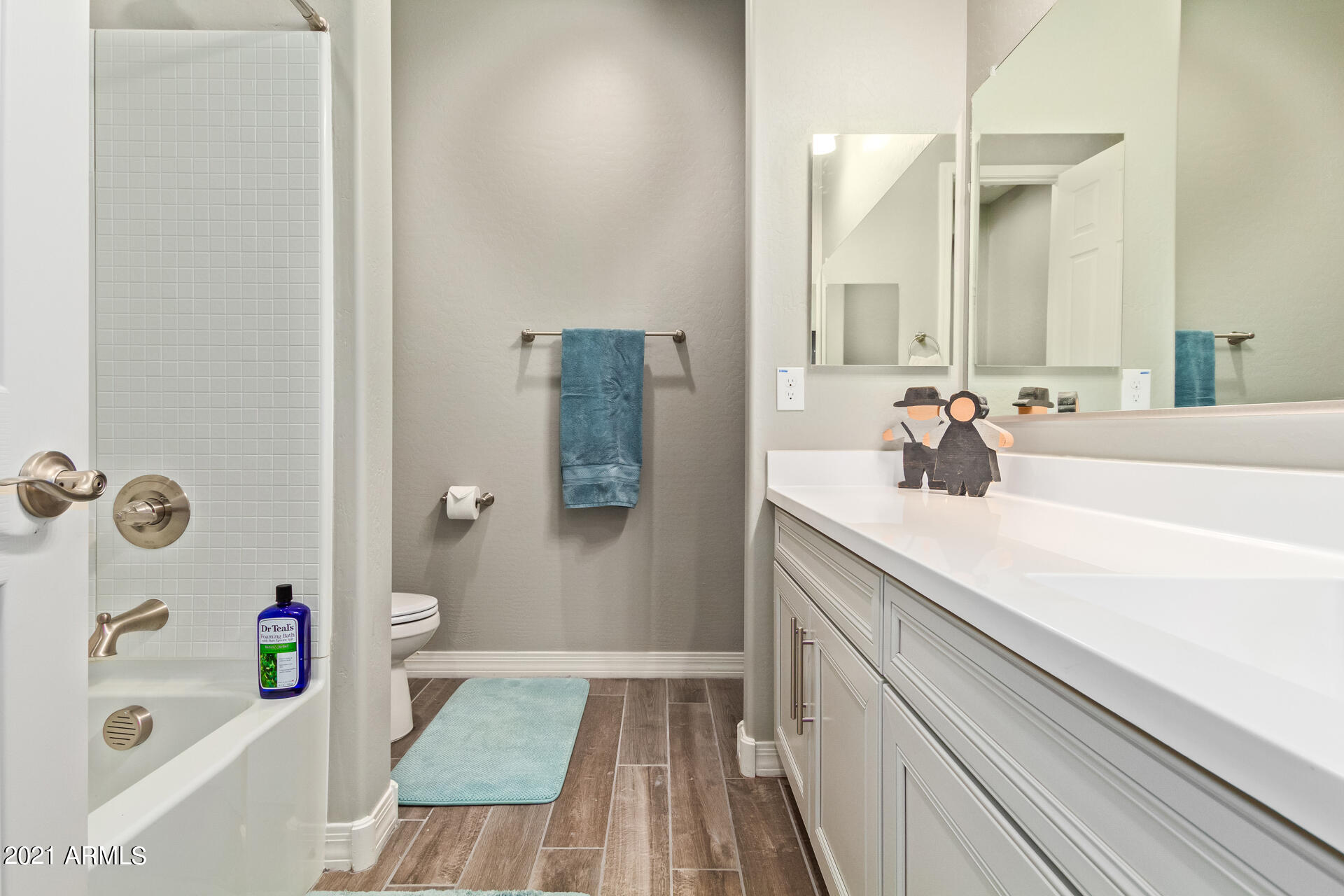 17859 West Bajada Road Surprise, AZ 85387 - Photo 21 of 34 Guest bathroom