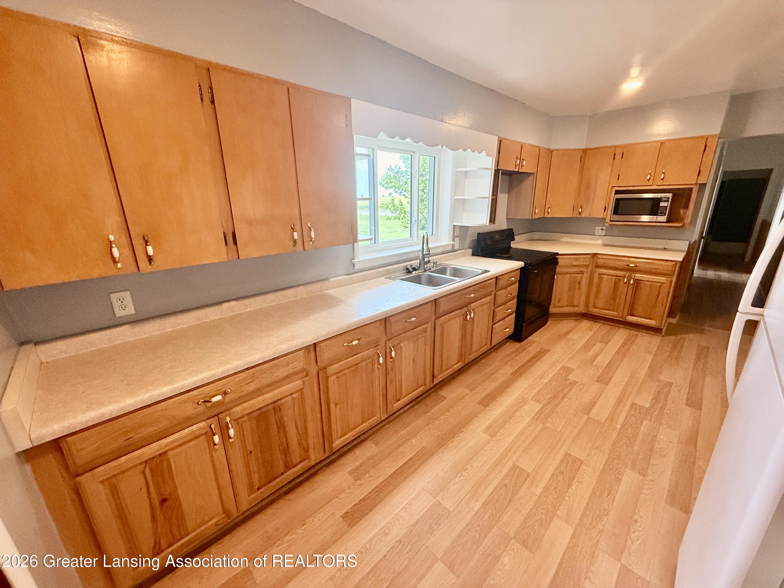 2331 West Cleveland Road Perrinton, MI 48871 - Photo 11 of 49 Kitchen