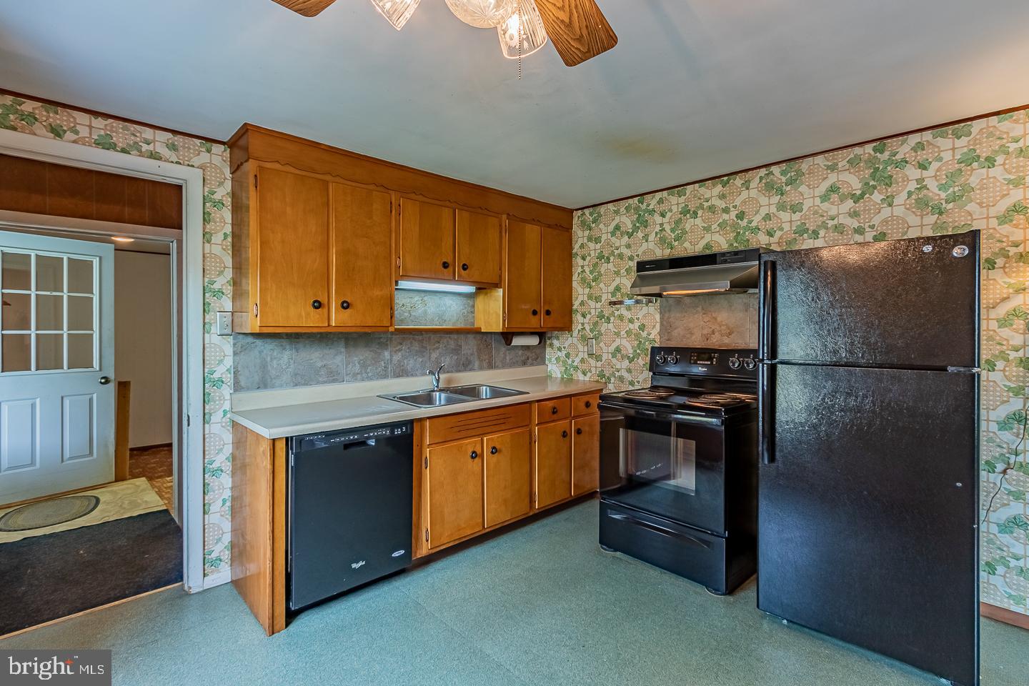 5 Old Willows Road Coatesville, PA 19320 - Photo 7 of 39