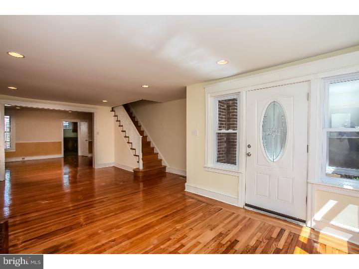 5644 Miriam Road Philadelphia, PA 19124 - Photo 3 of 23 Living Room