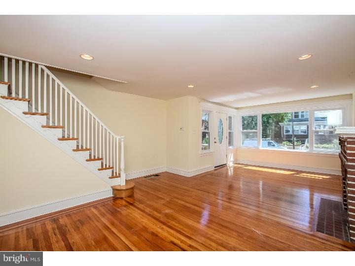 5644 Miriam Road Philadelphia, PA 19124 - Photo 4 of 23 Living Room