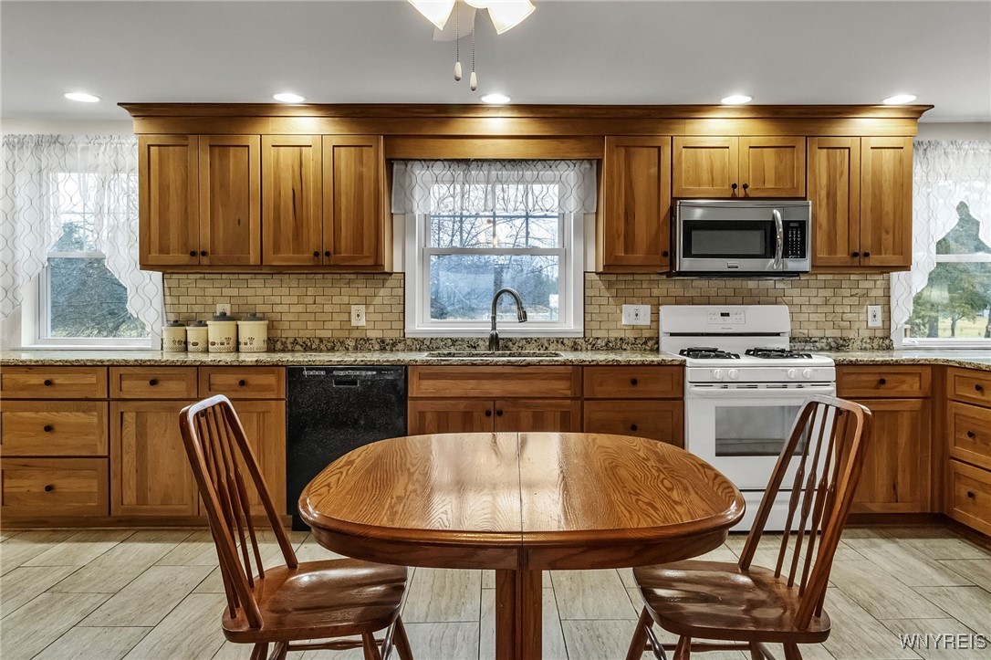 3212 Hickox Road Hamburg, NY 14075 - Photo 11 of 41