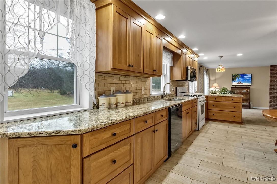 3212 Hickox Road Hamburg, NY 14075 - Photo 8 of 41