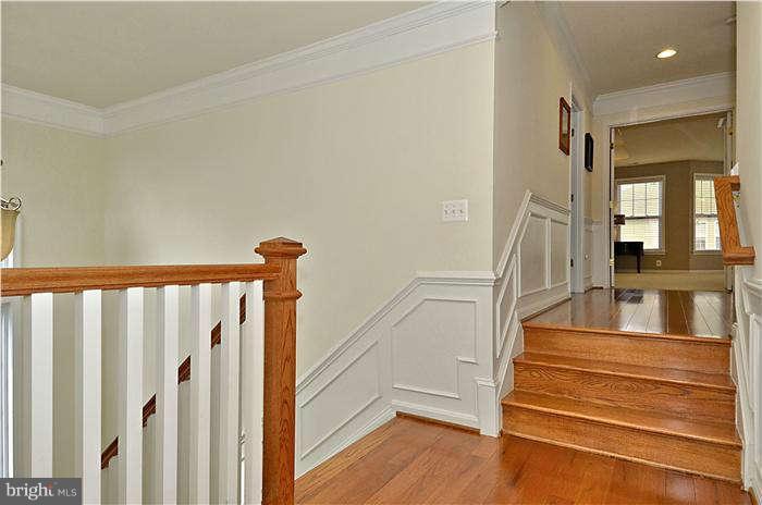 41984 Ural Drive Stone Ridge, VA 20105 - Photo 13 of 28 UL Stairway