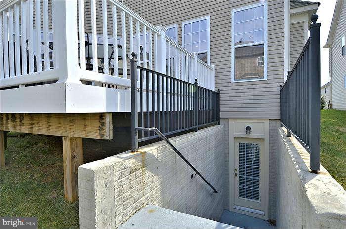 41984 Ural Drive Stone Ridge, VA 20105 - Photo 28 of 28 Exterior (Rear)