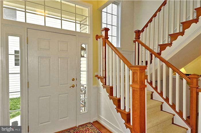 41984 Ural Drive Stone Ridge, VA 20105 - Photo 4 of 28 Foyer