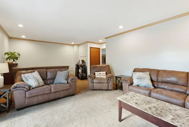 $430,900 | 6233 Birchwood Road, Woodbury, MN 55125