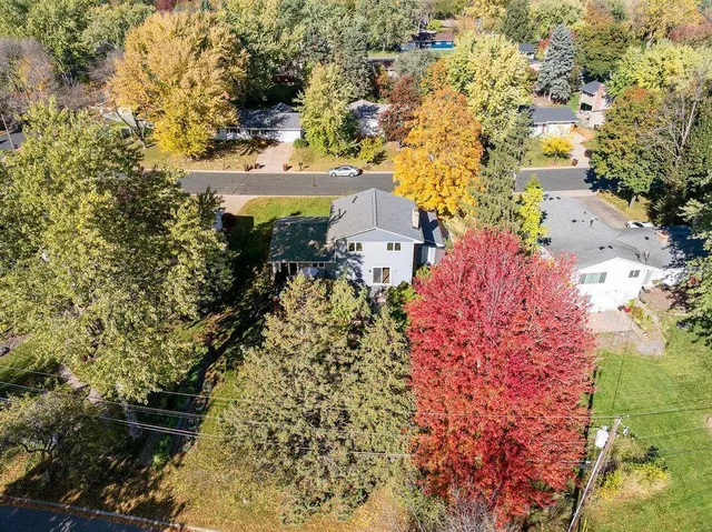 $430,900 | 6233 Birchwood Road, Woodbury, MN 55125