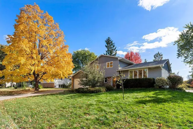 $430,900 | 6233 Birchwood Road, Woodbury, MN 55125